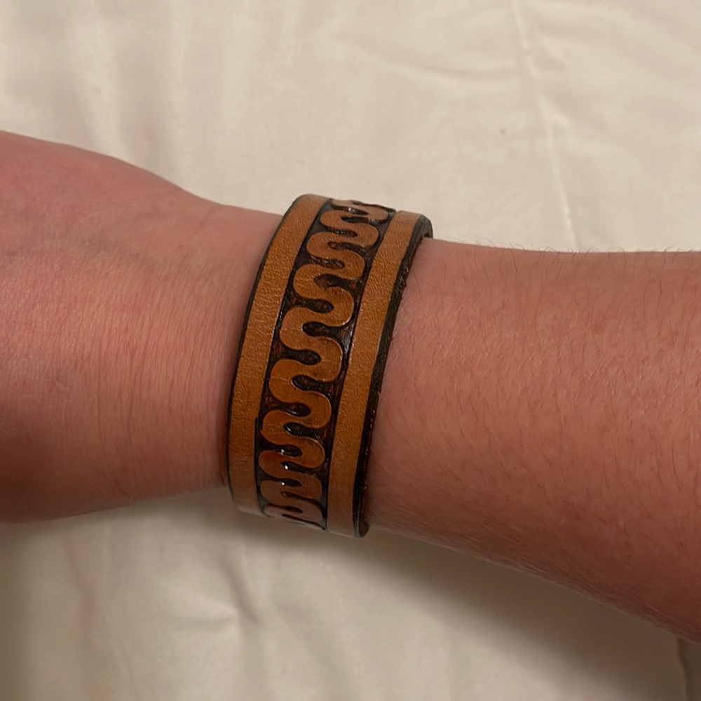 Handcrafted Unisex Leather Bracelet